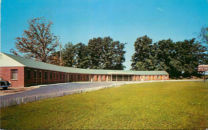 Wolverine Motel - Old Postcard Photo (newer photo)